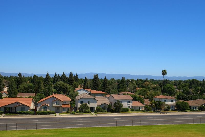 Weeding And Mulching in North Hills, CA