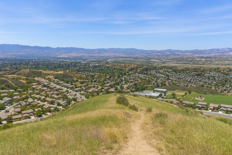 Weeding And Mulching in Santa Clarita, CA